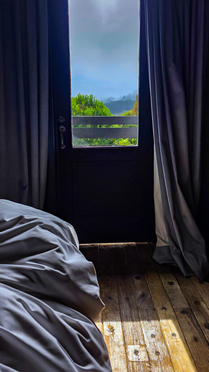 Onde ficar em Campos do Jordão: Ort Hotel, charme e muita personalidade 23 Onde ficar em Campos? ORT Hotel em Campos do Jordão, um dos melhores hotéis do Brasil - detalhes quarto